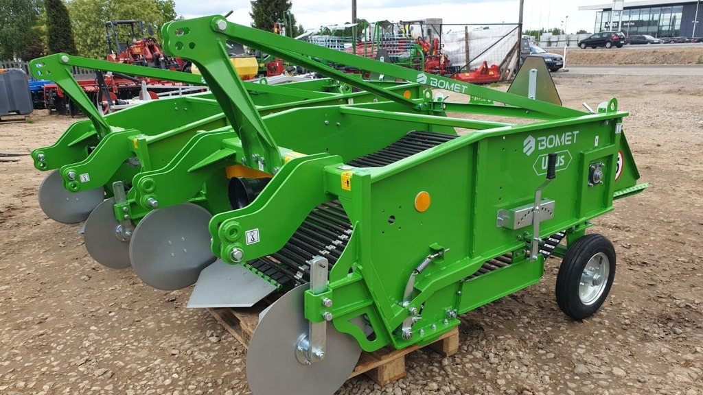 2-row Conveyor Digger Bomet Upus Z656/2 - Potato harvester: picture 1 2-row Conveyor Digger Bomet Upus Z656/2 - Potato harvester: picture 1