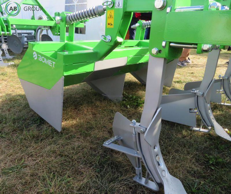 Bomet ridging plough with attachment for ridge forming Noctu U865/9 - Soil tillage equipment: picture 2 Bomet ridging plough with attachment for ridge forming Noctu U865/9 - Soil tillage equipment: picture 2