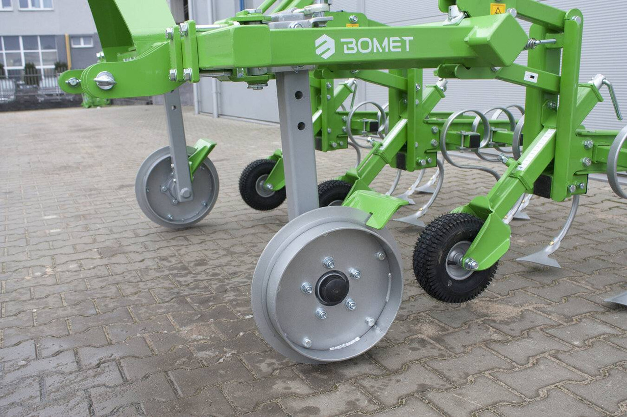 Bomet row-crop cultivators with manual guidance Nembus - Soil tillage equipment: picture 2 Bomet row-crop cultivators with manual guidance Nembus - Soil tillage equipment: picture 2