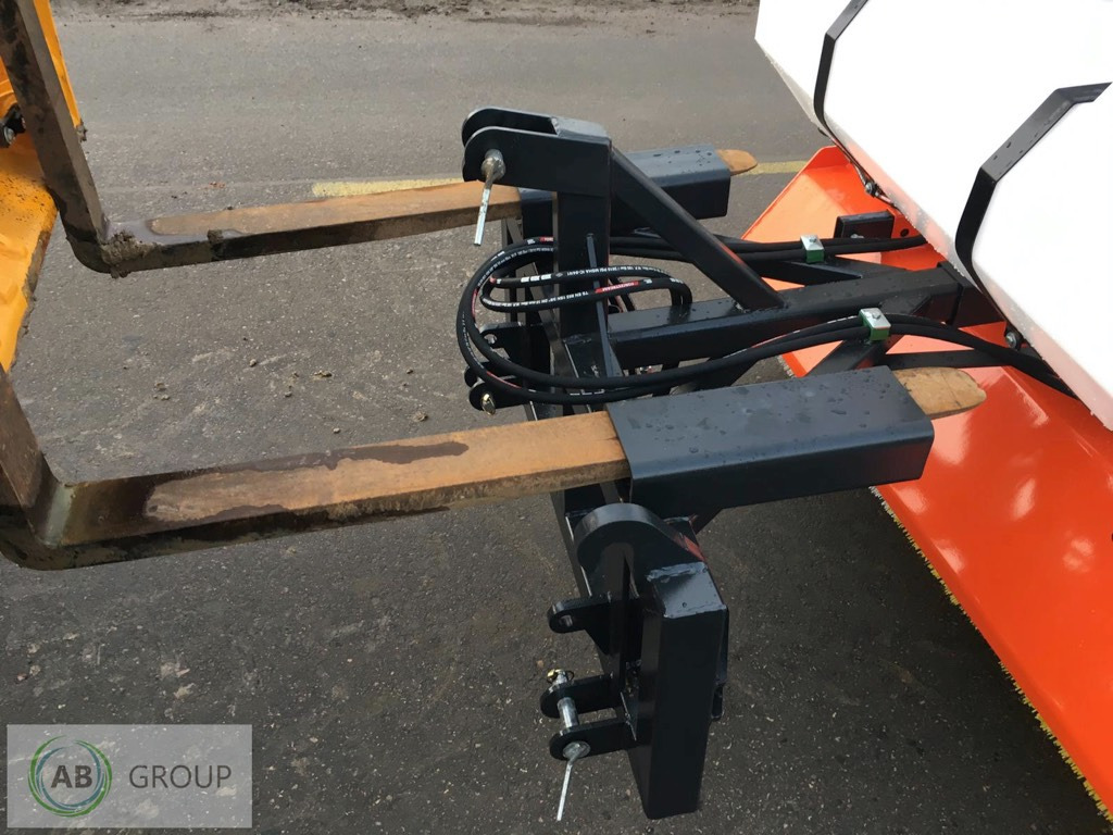 Metal-Technik sweeper 1,8m - Broom for Utility/ Special vehicle: picture 3 Metal-Technik sweeper 1,8m - Broom for Utility/ Special vehicle: picture 3