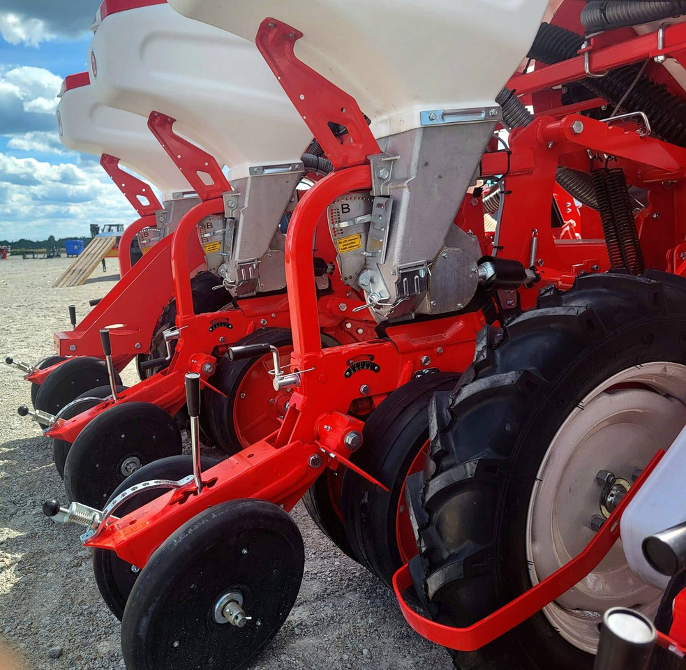Precision sowing machine Ozdoken pneumatic precision planter VPHE-DG4 - on stock: picture 8 Precision sowing machine Ozdoken pneumatic precision planter VPHE-DG4 - on stock: picture 8
