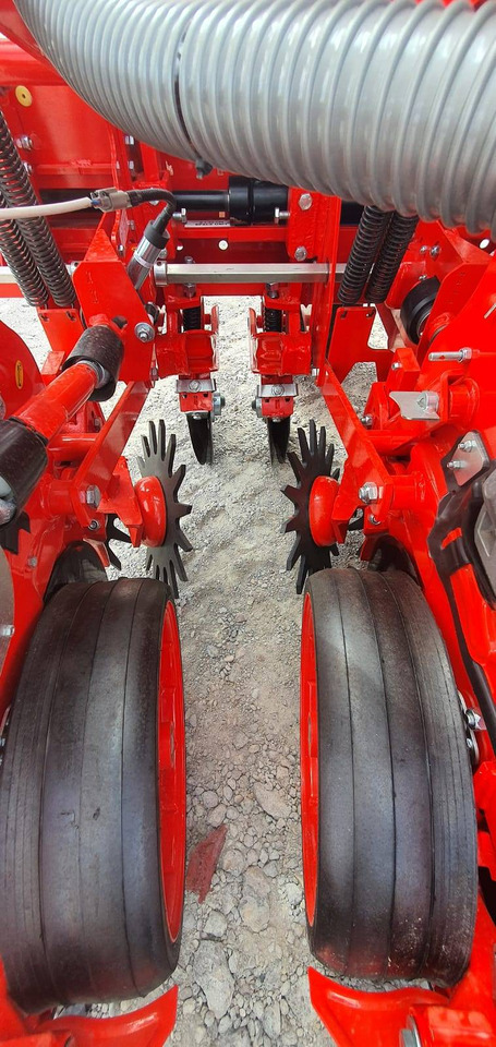 Precision sowing machine Ozdoken pneumatic precision seeder model VPKT-DG6 - on stock: picture 8 Precision sowing machine Ozdoken pneumatic precision seeder model VPKT-DG6 - on stock: picture 8