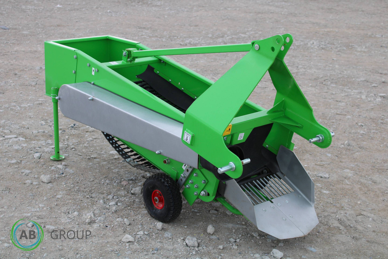 Single-row conveyor potato digger Bomet Upus Z656 - Potato harvester: picture 1 Single-row conveyor potato digger Bomet Upus Z656 - Potato harvester: picture 1