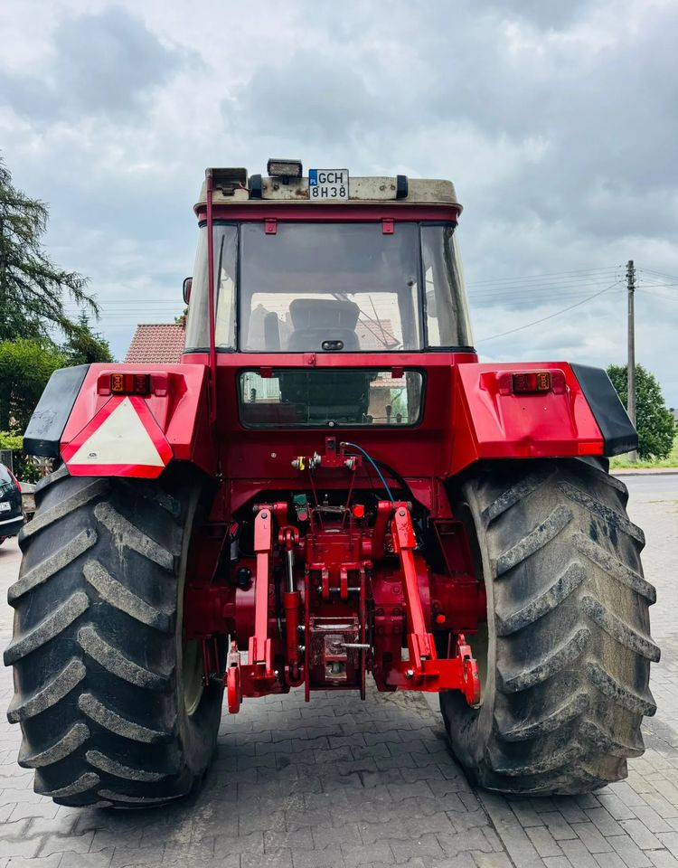 Case IH 1255 XL - Farm tractor: picture 4 Case IH 1255 XL - Farm tractor: picture 4