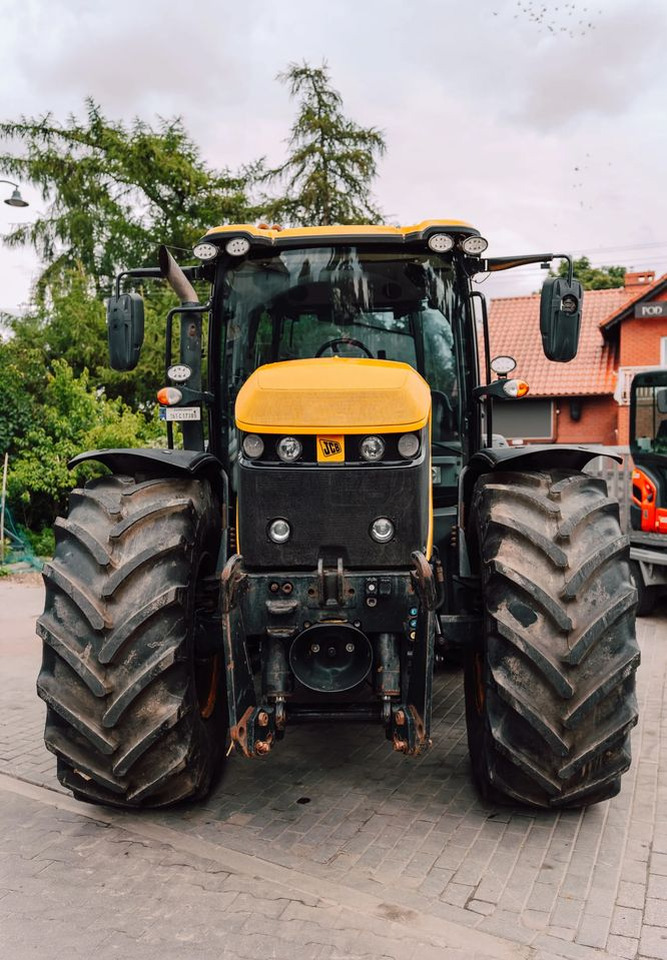JCB Fastrac 4220 - Farm tractor: picture 5 JCB Fastrac 4220 - Farm tractor: picture 5