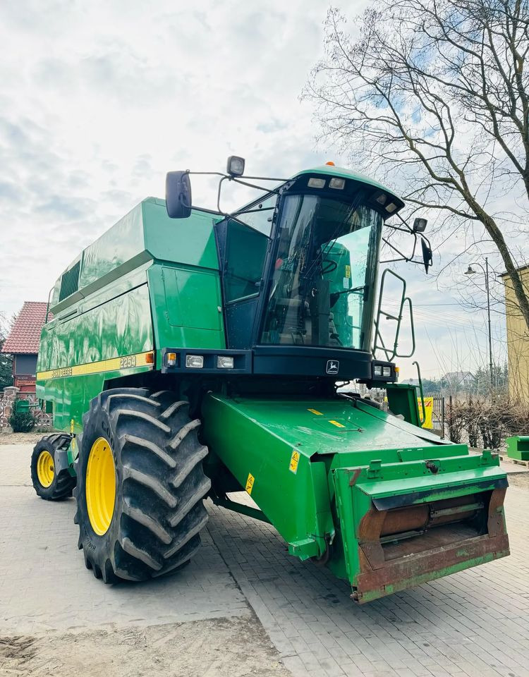John Deere 2254 - Combine harvester: picture 5 John Deere 2254 - Combine harvester: picture 5
