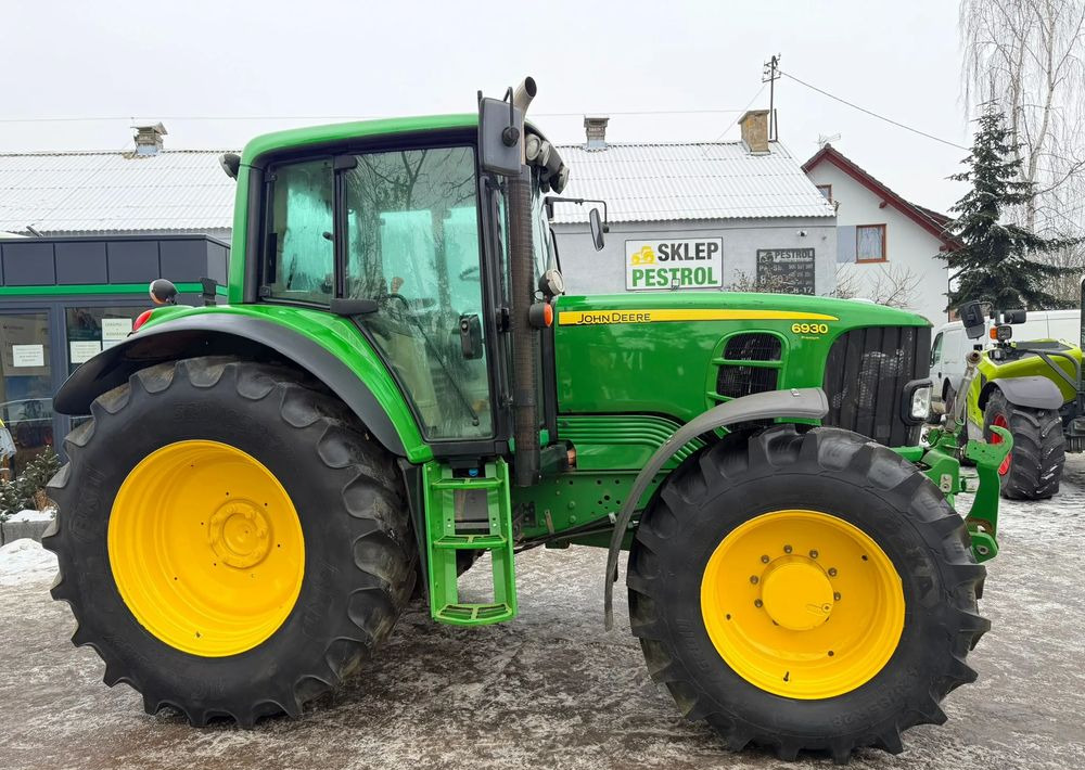 John Deere 6930 Premium - Farm tractor: picture 5 John Deere 6930 Premium - Farm tractor: picture 5