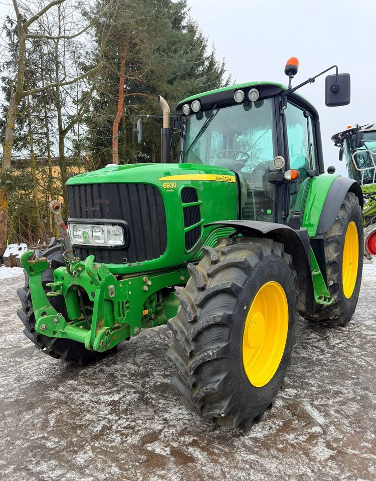 John Deere 6930 Premium - Farm tractor: picture 4 John Deere 6930 Premium - Farm tractor: picture 4