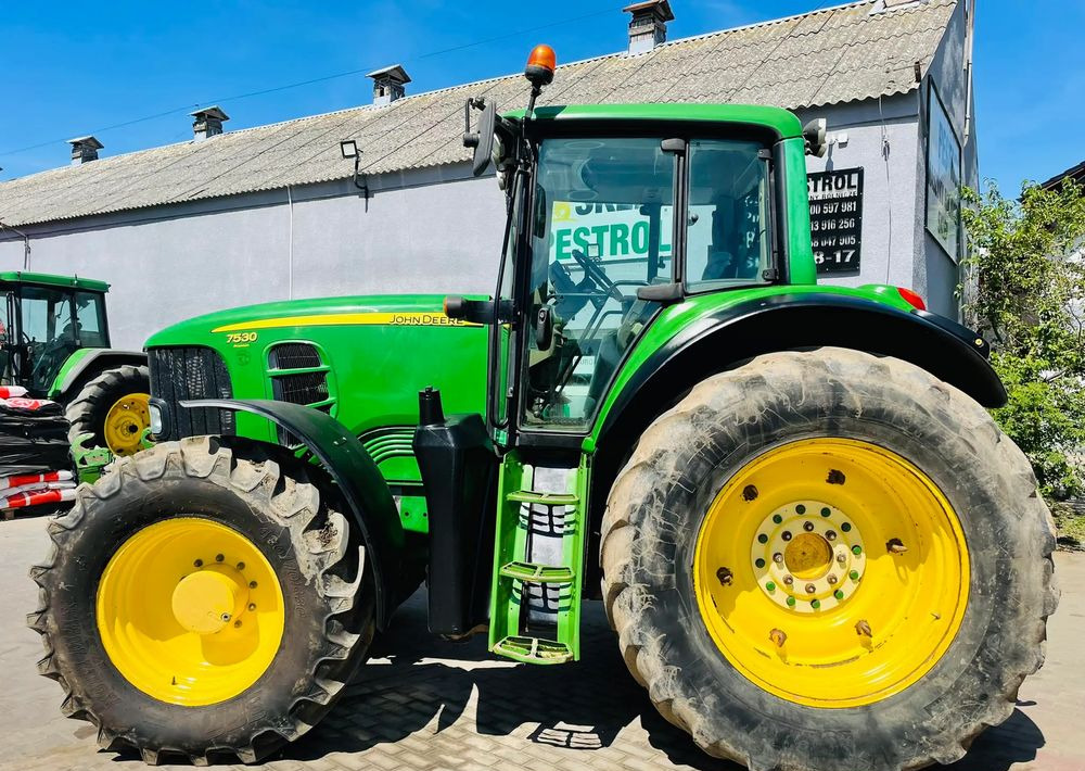 John Deere 7530 PREMIUM - Farm tractor: picture 4 John Deere 7530 PREMIUM - Farm tractor: picture 4