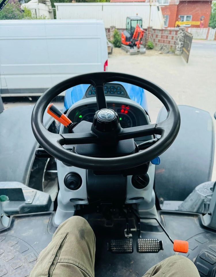 Farm tractor New Holland T7.260 Powercommand: picture 16