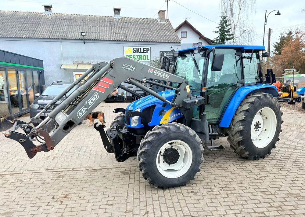 New Holland TL 100 - Farm tractor: picture 1 New Holland TL 100 - Farm tractor: picture 1