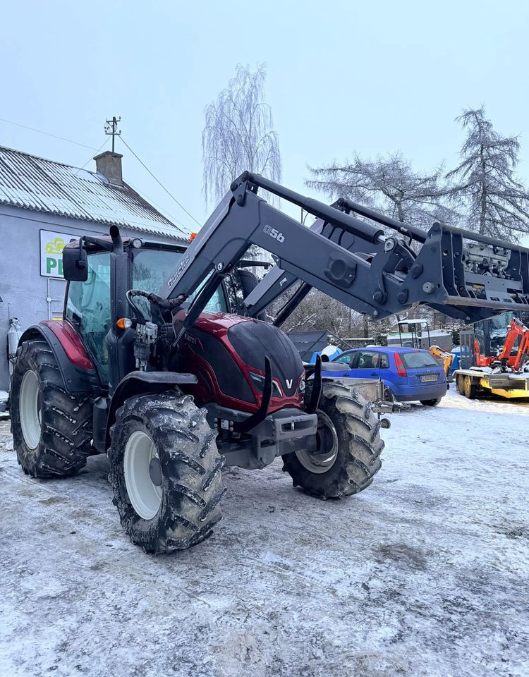 Valtra N 104 - Farm tractor: picture 3 Valtra N 104 - Farm tractor: picture 3