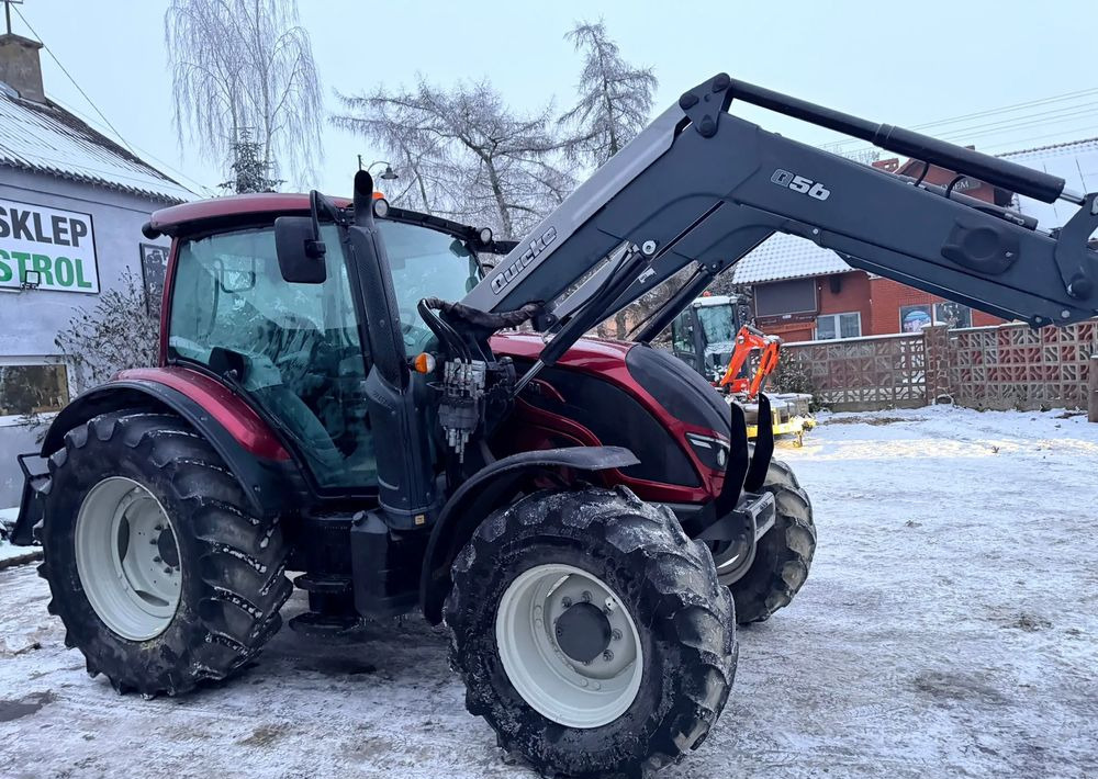 Valtra N 104 - Farm tractor: picture 2 Valtra N 104 - Farm tractor: picture 2