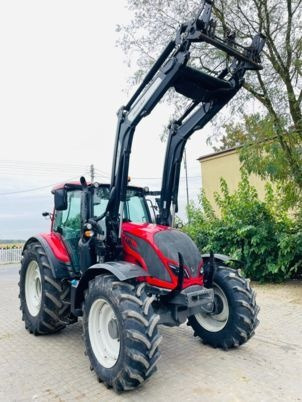 Valtra N 104 - Farm tractor: picture 3 Valtra N 104 - Farm tractor: picture 3