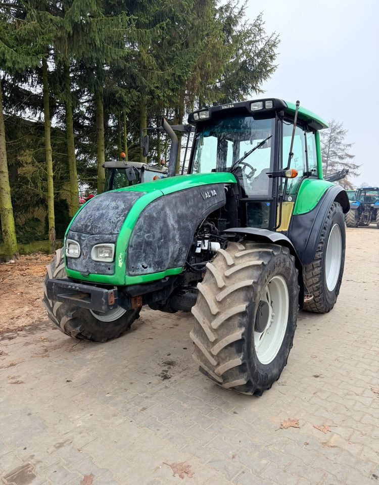 Farm tractor Valtra T 170: picture 7