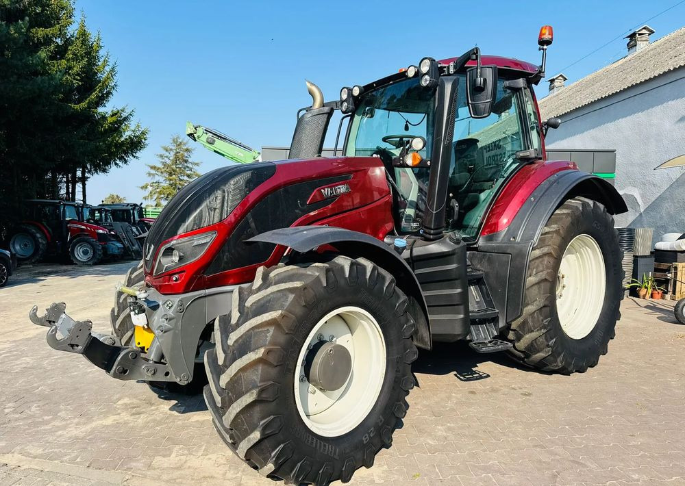 Valtra T174 Versu - Farm tractor: picture 2 Valtra T174 Versu - Farm tractor: picture 2