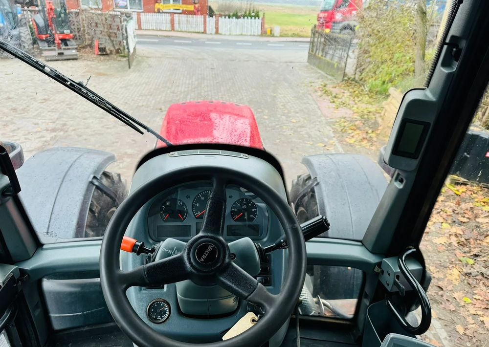 Valtra T213 - Farm tractor: picture 4 Valtra T213 - Farm tractor: picture 4