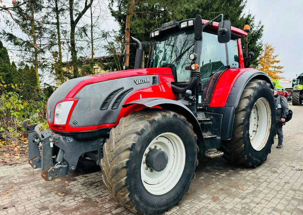 Valtra T213 - Farm tractor: picture 3 Valtra T213 - Farm tractor: picture 3