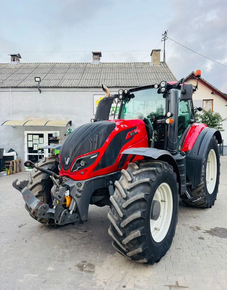 Valtra T214 ACTIVE - Farm tractor: picture 1 Valtra T214 ACTIVE - Farm tractor: picture 1