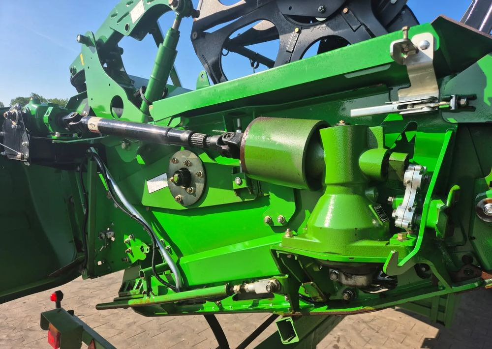 John Deere 640 EX PF635 - Combine header: picture 3 John Deere 640 EX PF635 - Combine header: picture 3