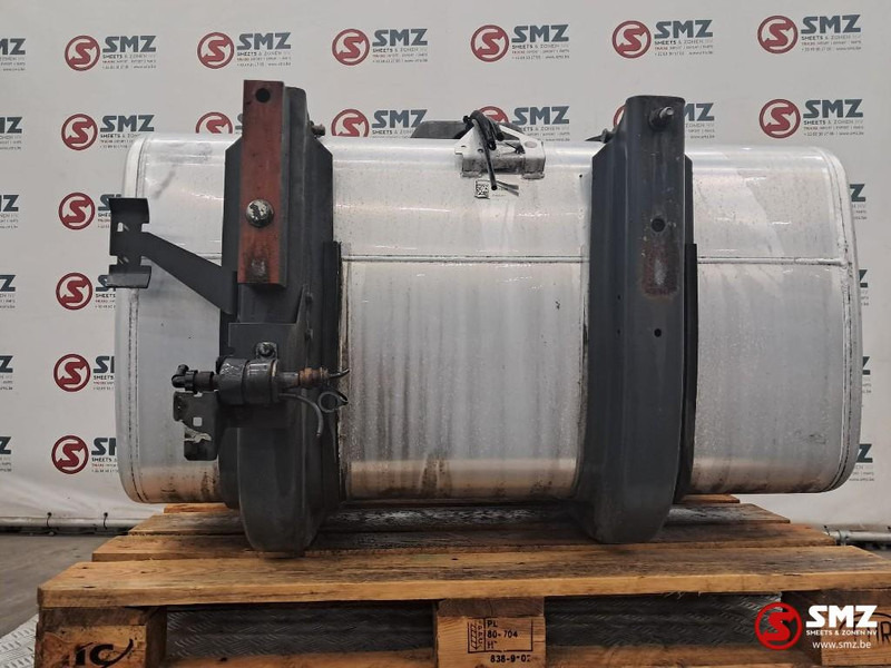 DAF Occ brandstoftank + steunen 430L DAF - Fuel tank for Truck: picture 2 DAF Occ brandstoftank + steunen 430L DAF - Fuel tank for Truck: picture 2