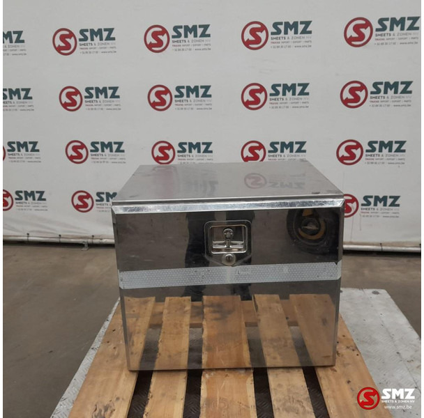 Diversen Occ gereedschapskoffer 60 cm x 50 cm x 50 cm - Frame/ Chassis for Truck: picture 1 Diversen Occ gereedschapskoffer 60 cm x 50 cm x 50 cm - Frame/ Chassis for Truck: picture 1