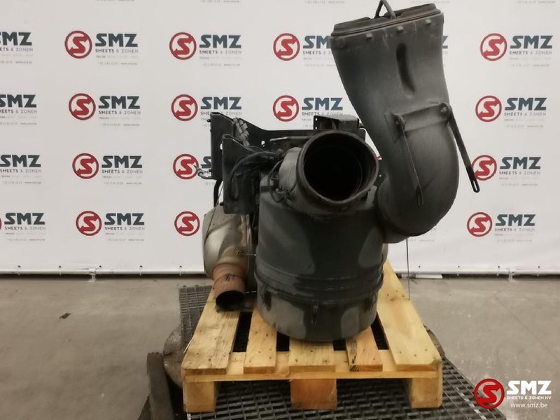 Iveco Occ Uitlaatdemper batterijbak en luchtfilterhuis - Muffler for Truck: picture 2 Iveco Occ Uitlaatdemper batterijbak en luchtfilterhuis - Muffler for Truck: picture 2