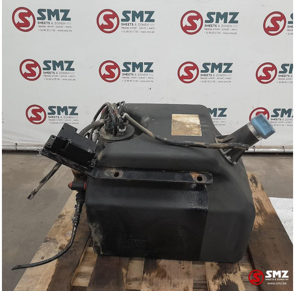 MAN Occ AdBluetank 35L + AdBlueniveausensor MAN - Fuel processing/ Fuel delivery for Truck: picture 2 MAN Occ AdBluetank 35L + AdBlueniveausensor MAN - Fuel processing/ Fuel delivery for Truck: picture 2