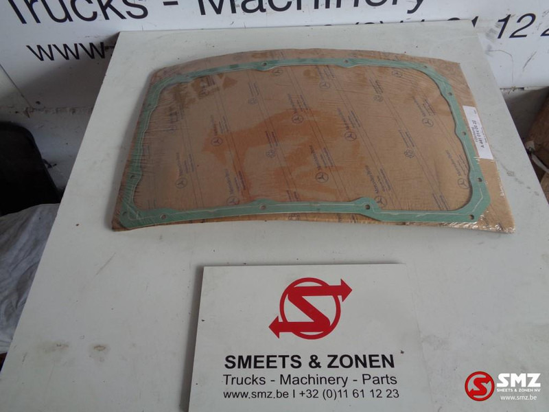 Mercedes-Benz Carterpan pakking Mercedes OM401/421/441 - Oil pan for Truck: picture 2 Mercedes-Benz Carterpan pakking Mercedes OM401/421/441 - Oil pan for Truck: picture 2