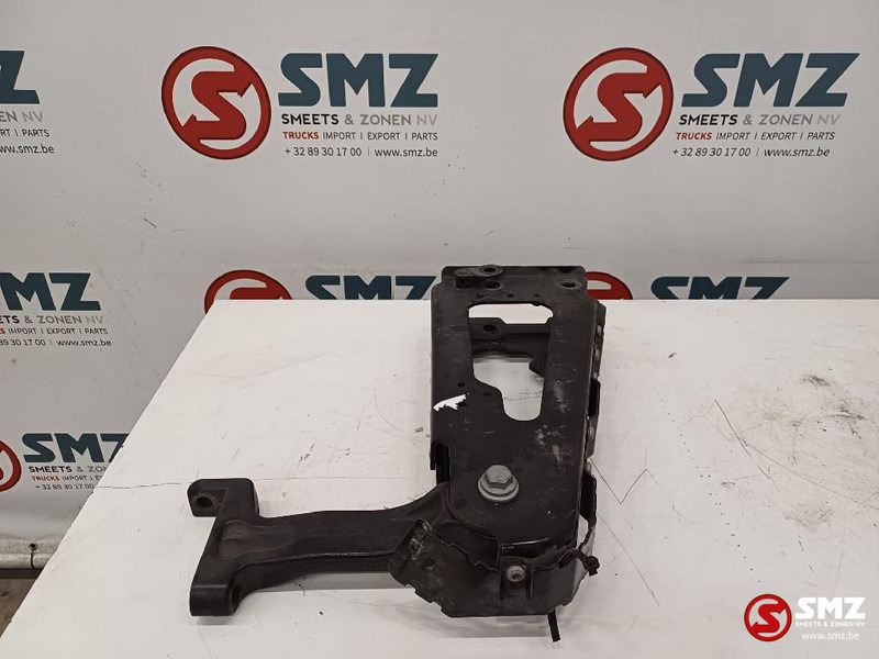 Mercedes-Benz Occ cabinebeugel + montagebeugel rechtsvoor Merced - Frame/ Chassis for Truck: picture 2 Mercedes-Benz Occ cabinebeugel + montagebeugel rechtsvoor Merced - Frame/ Chassis for Truck: picture 2