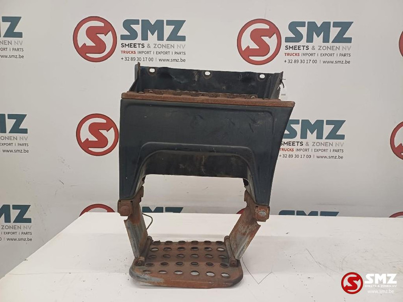 Mercedes-Benz Occ opstapbak links Mercedes - Cab and interior for Truck: picture 1 Mercedes-Benz Occ opstapbak links Mercedes - Cab and interior for Truck: picture 1