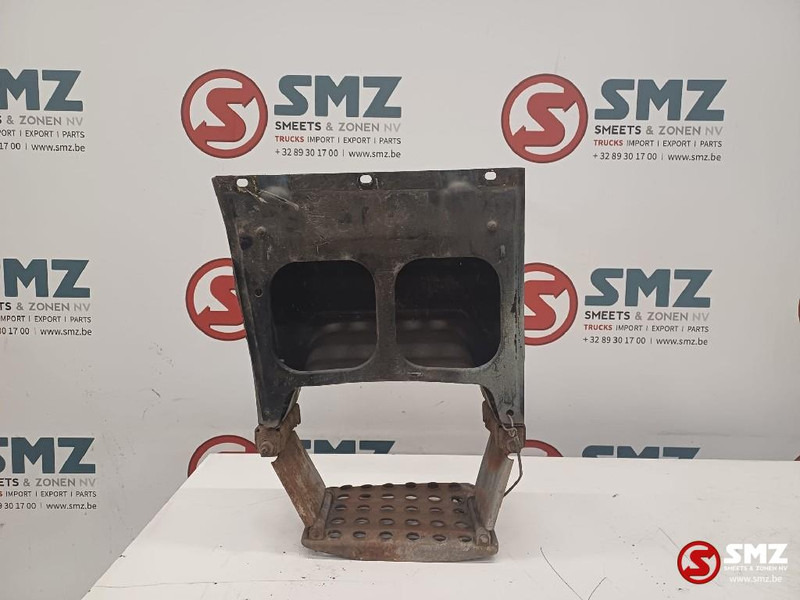 Mercedes-Benz Occ opstapbak links Mercedes - Cab and interior for Truck: picture 2 Mercedes-Benz Occ opstapbak links Mercedes - Cab and interior for Truck: picture 2