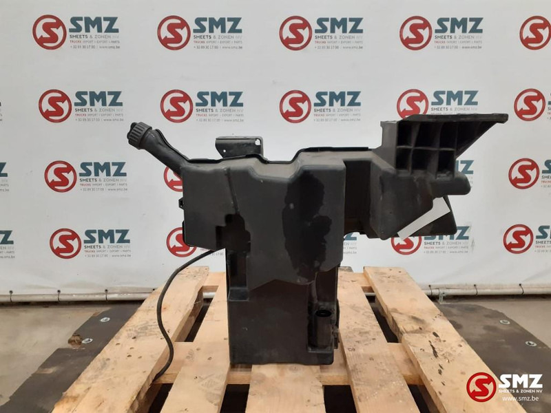 Mercedes-Benz Occ ruitensproeierreservoir Mercedes - Wiper for Truck: picture 2 Mercedes-Benz Occ ruitensproeierreservoir Mercedes - Wiper for Truck: picture 2