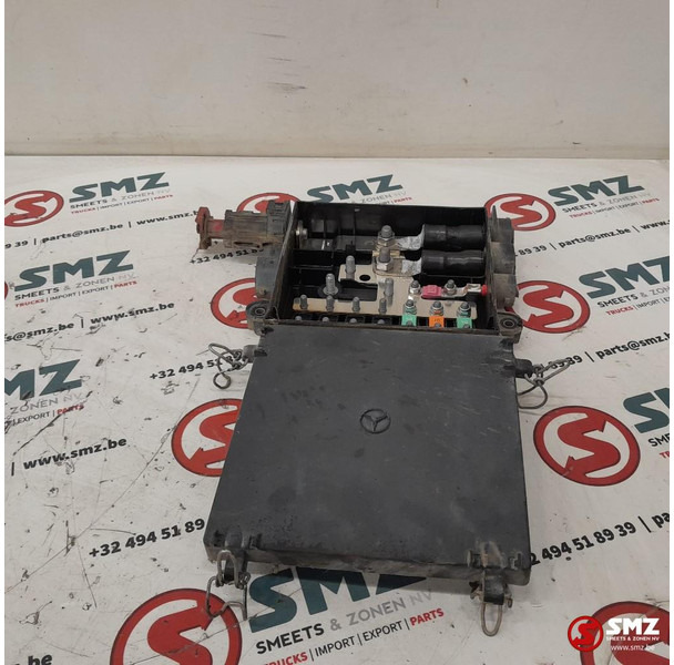 Mercedes-Benz Occ zekeringskast Mercedes - Electrical system for Truck: picture 2 Mercedes-Benz Occ zekeringskast Mercedes - Electrical system for Truck: picture 2