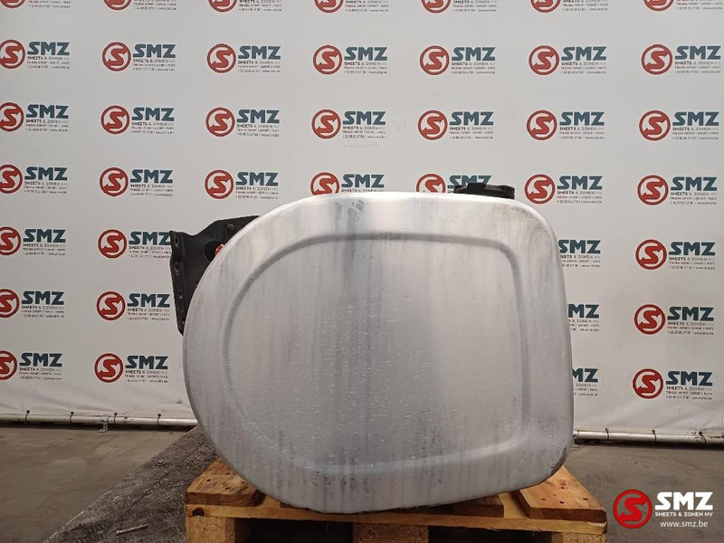 Renault Occ brandstoftank met steunen 415L Renault - Fuel tank for Truck: picture 4 Renault Occ brandstoftank met steunen 415L Renault - Fuel tank for Truck: picture 4
