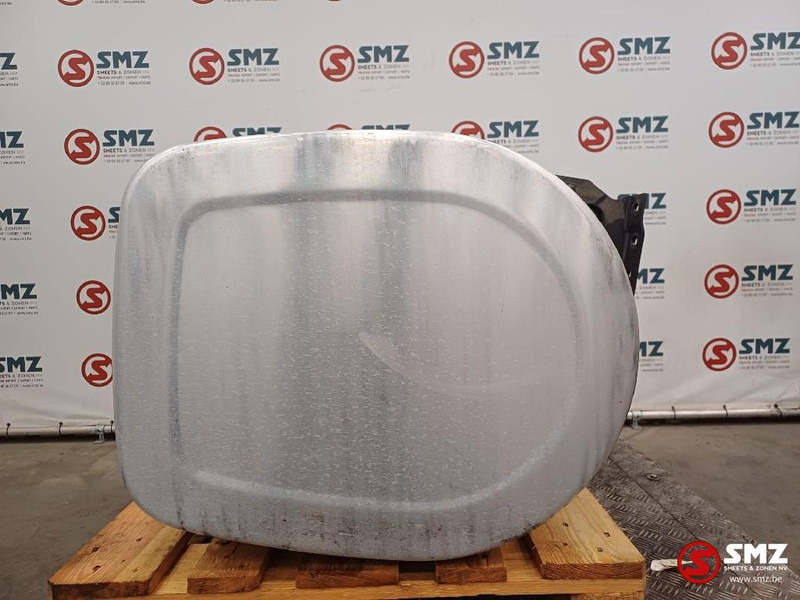 Renault Occ brandstoftank met steunen 415L Renault - Fuel tank for Truck: picture 3 Renault Occ brandstoftank met steunen 415L Renault - Fuel tank for Truck: picture 3