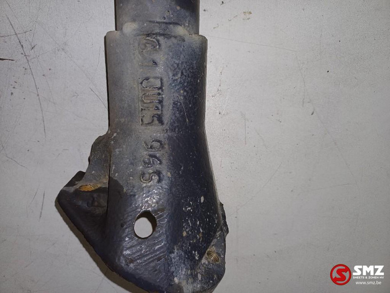 Renault Occ bumperbevestigingssteun links Renault - Bumper for Truck: picture 3 Renault Occ bumperbevestigingssteun links Renault - Bumper for Truck: picture 3