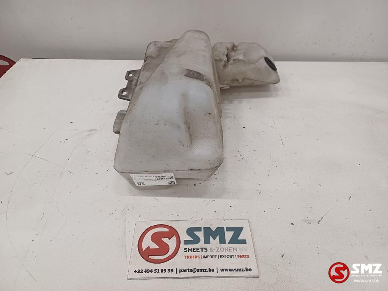 Renault Occ ruitensproeierreservoir Renault T 82303046 - Wiper for Truck: picture 4 Renault Occ ruitensproeierreservoir Renault T 82303046 - Wiper for Truck: picture 4