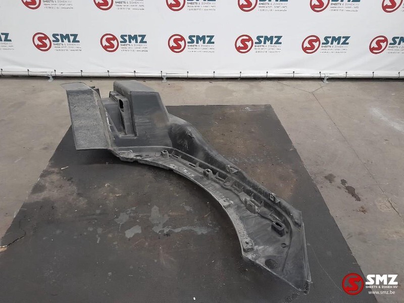 Renault Occ treeplankbehuizing rechts Renault T 82223396 - Door and parts for Truck: picture 2 Renault Occ treeplankbehuizing rechts Renault T 82223396 - Door and parts for Truck: picture 2