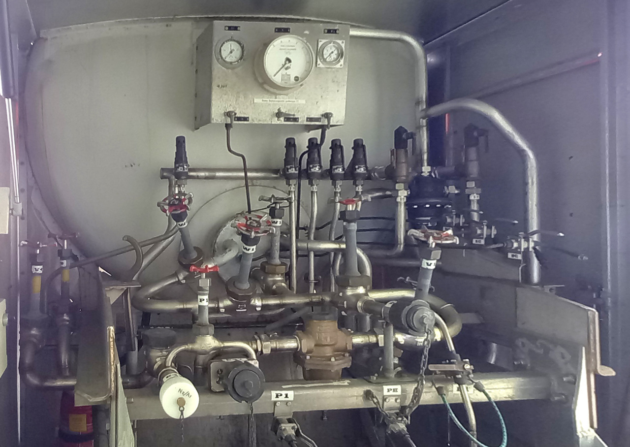 Cryolor Сryolor gas tank semi trailer for oxygen, nitrogen, argon, CO₂, carbon dioxide, LIN, LOX, LAR - Tank semi-trailer: picture 5 Cryolor Сryolor gas tank semi trailer for oxygen, nitrogen, argon, CO₂, carbon dioxide, LIN, LOX, LAR - Tank semi-trailer: picture 5
