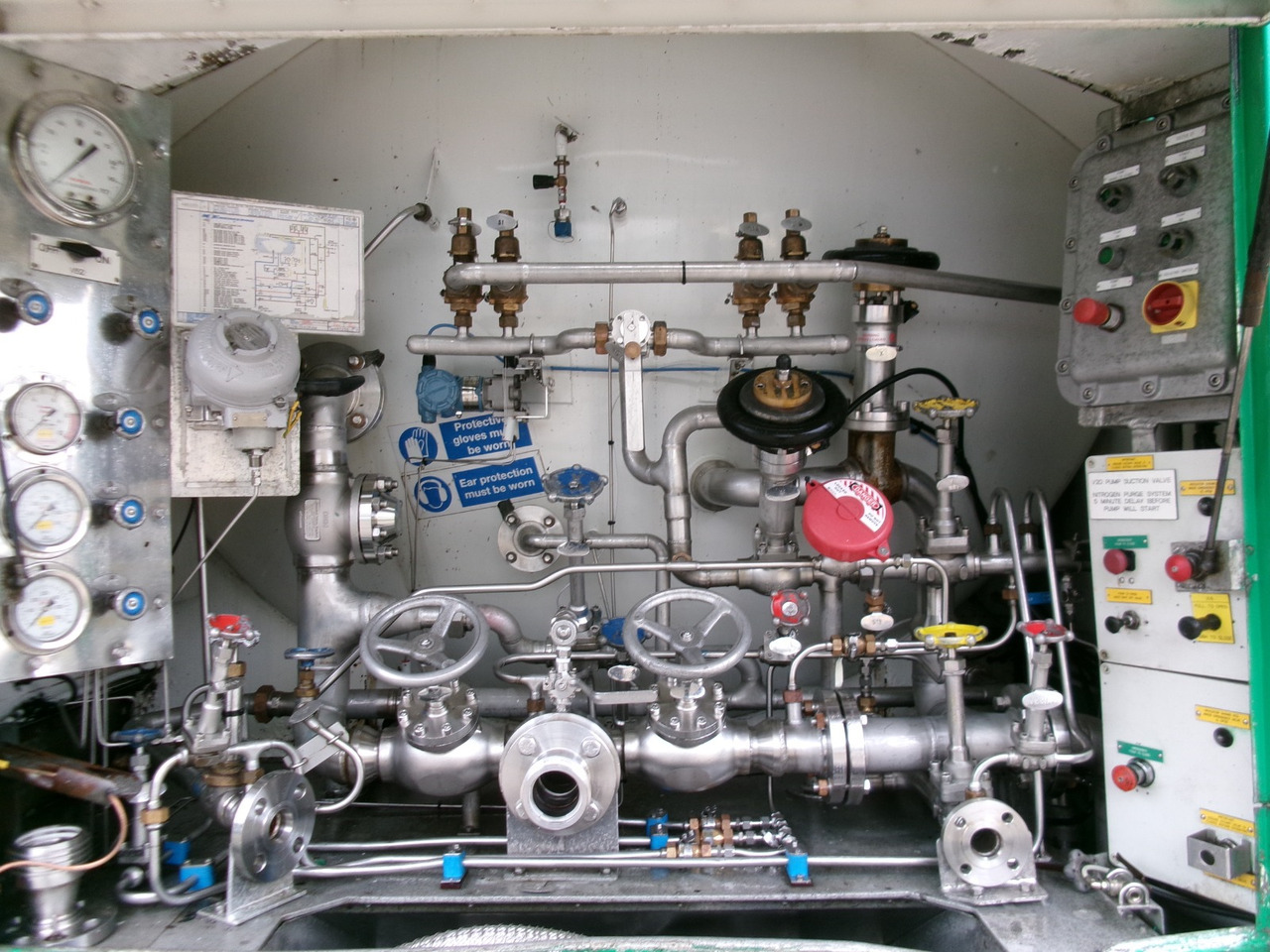 M1 Engineering Gas tank semi-trailer cryogenic used for LNG Methan Methane - Tank semi-trailer: picture 5 M1 Engineering Gas tank semi-trailer cryogenic used for LNG Methan Methane - Tank semi-trailer: picture 5