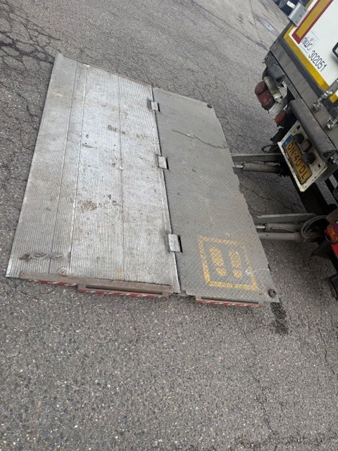 Refrigerator semi-trailer Krone Laadklep 270 hoog 2 Liftassen: picture 7