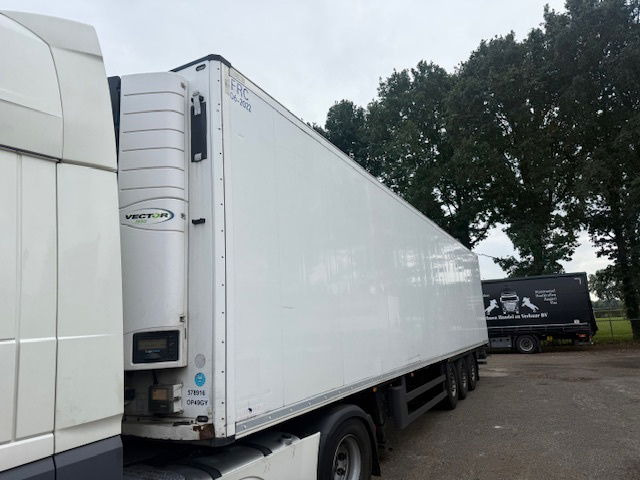 Schmitz Cargobull Vector 1550 liftas - Refrigerator semi-trailer: picture 1 Schmitz Cargobull Vector 1550 liftas - Refrigerator semi-trailer: picture 1