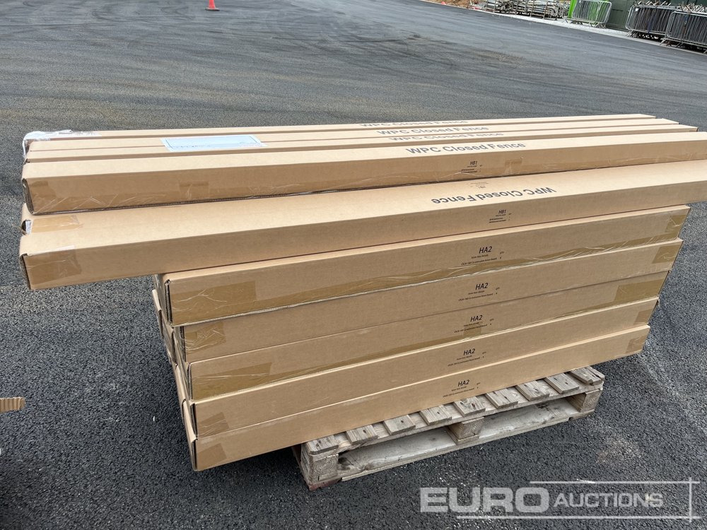 Construction equipment 1.8m Wide Anthracite Grey Composite Fence Panels (25 of), 2.45m Black Aluminium Posts (26 of), Complete With Assembly Kit: picture 10