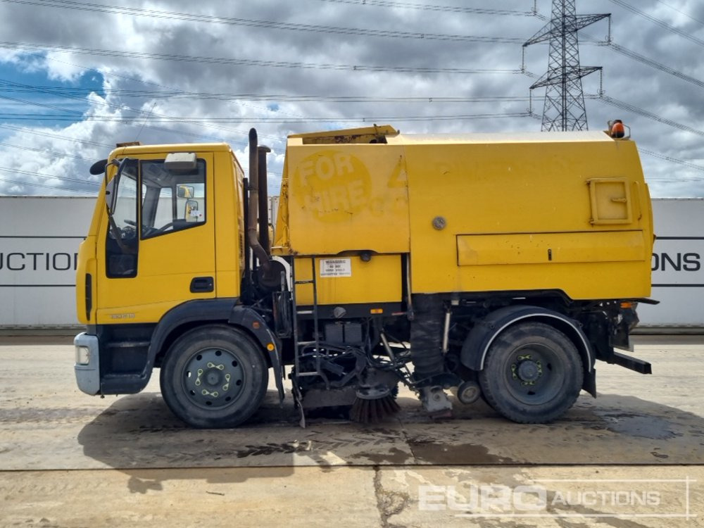 2004 Iveco ML130E18K - Road sweeper: picture 2 2004 Iveco ML130E18K - Road sweeper: picture 2