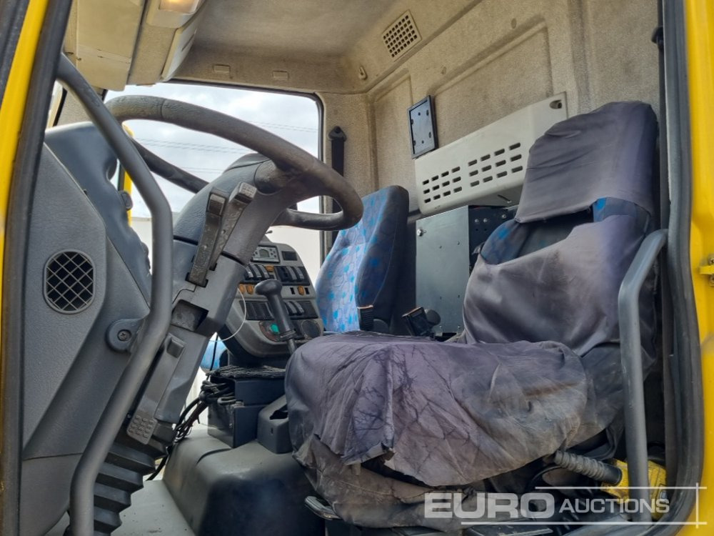 Road sweeper 2004 Iveco ML130E18K: picture 27