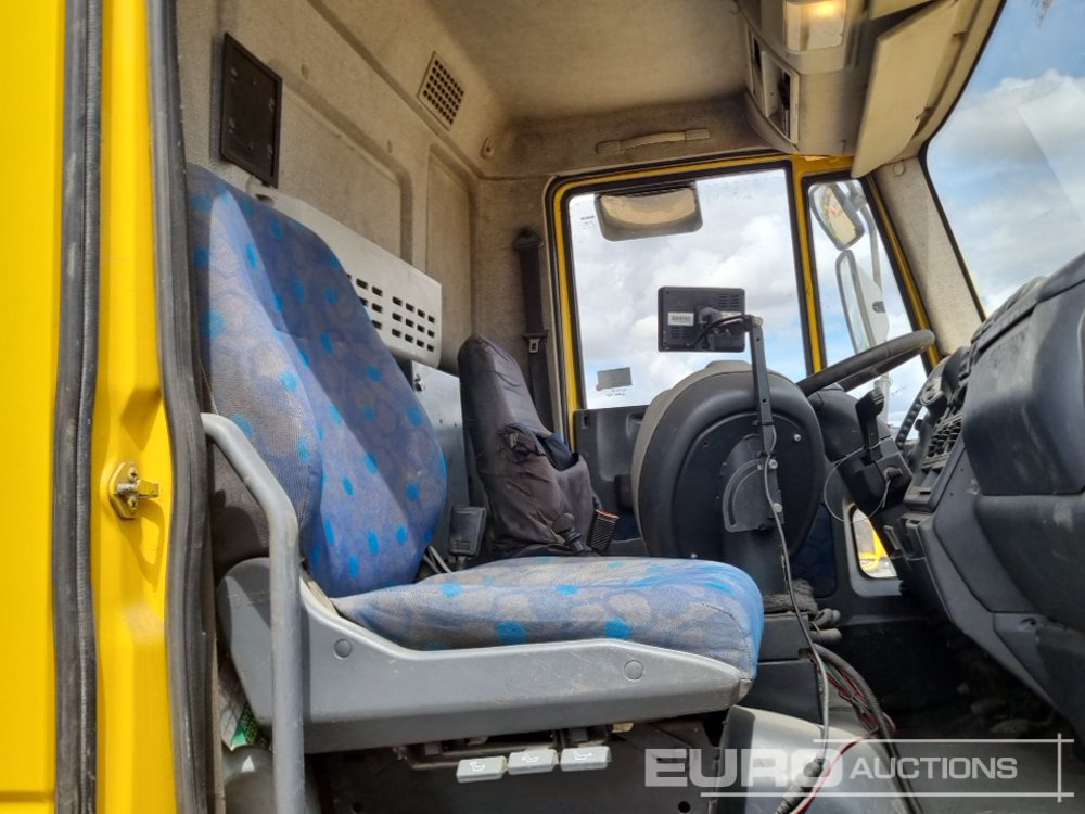 Road sweeper 2004 Iveco ML130E18K: picture 25