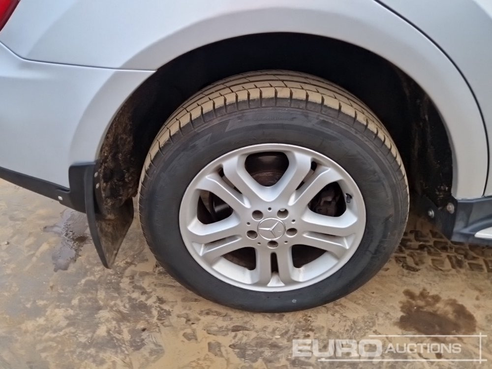 SUV 2006 Mercedes ML320 CDI: picture 11