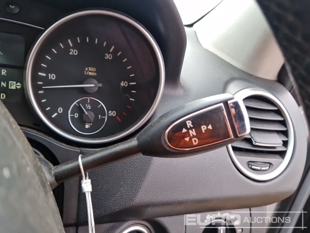 SUV 2006 Mercedes ML320 CDI: picture 31
