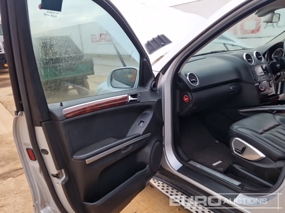 SUV 2006 Mercedes ML320 CDI: picture 24